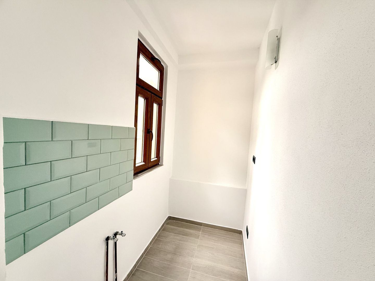 Doua etaje in vila pe malul lacului Grivita birouri rezidential - Poză 17