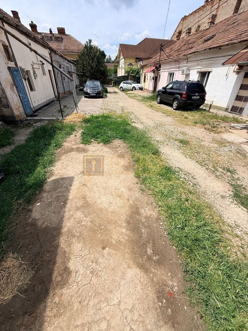 2 camere| apartament la casa-curte comuna| loc de parcare| centrala proprie| - Poză 15