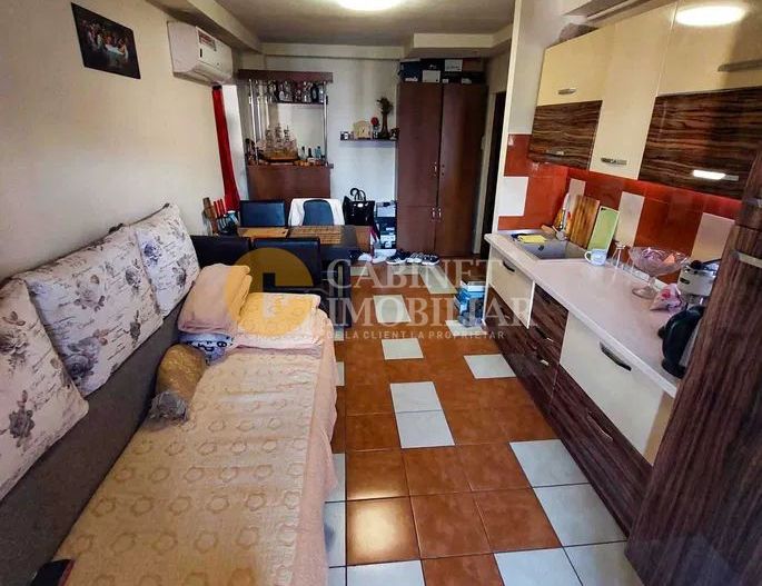 Apartament 2 Camere Decomandat Nicolina-Cug , 54Mp Bloc 1986 - Poză 2