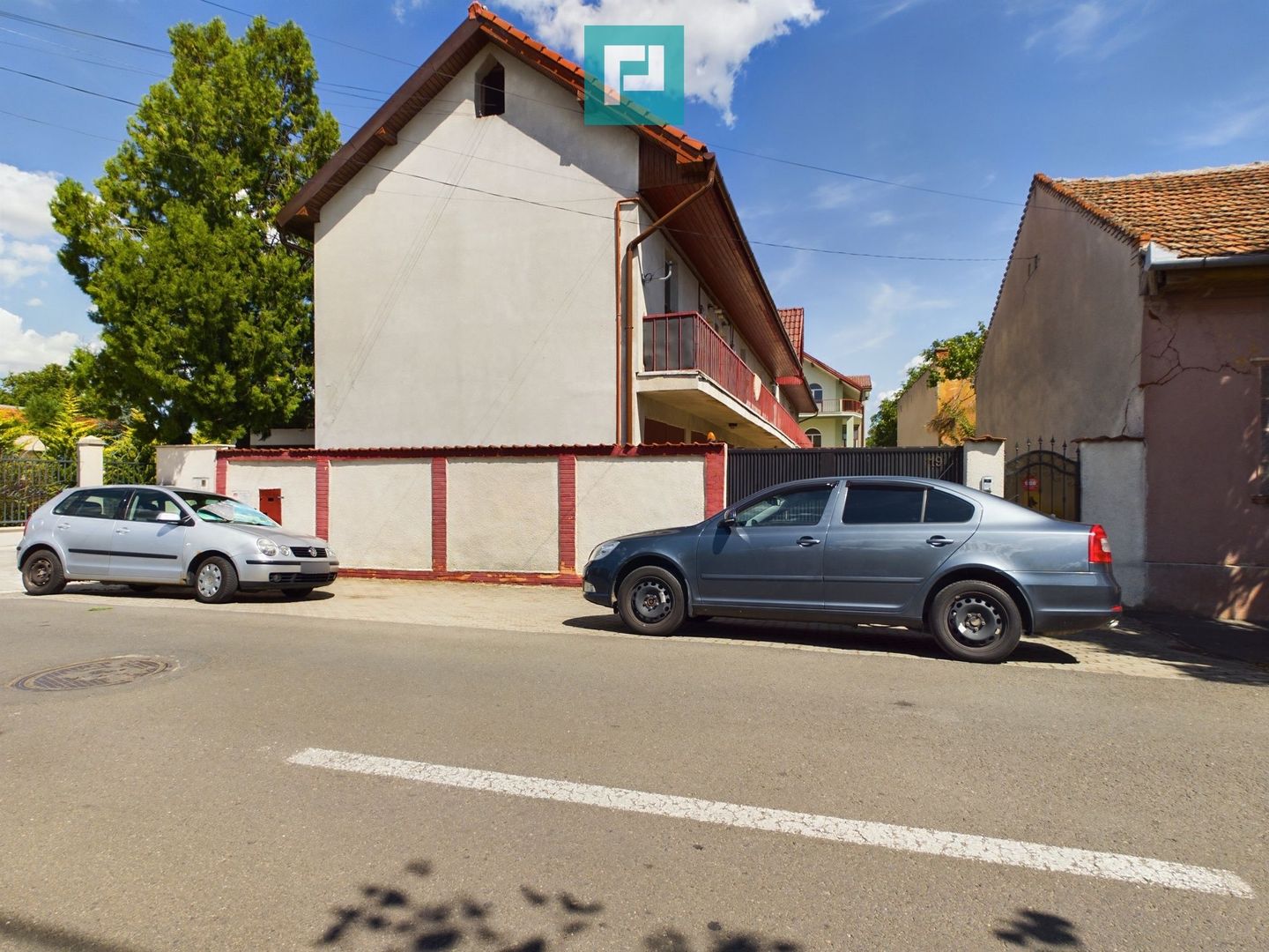 Vilă cu 3 apartamente în zona Parneava - Poză 25