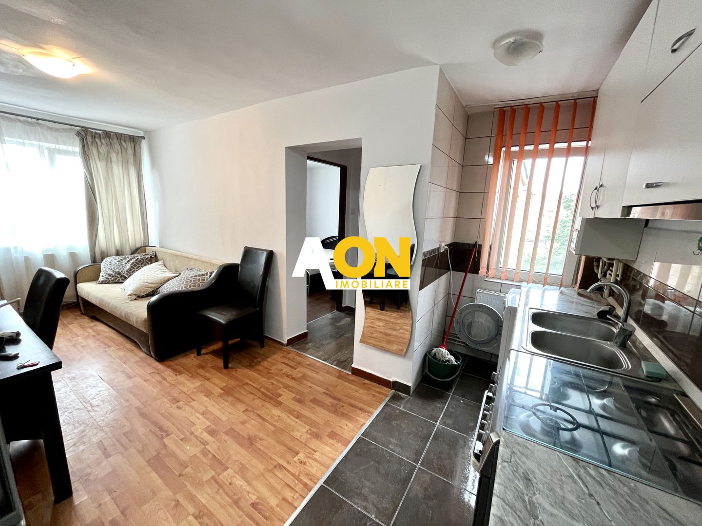 Apartament cu 2 Camere, Zona Cetate - Poză 1