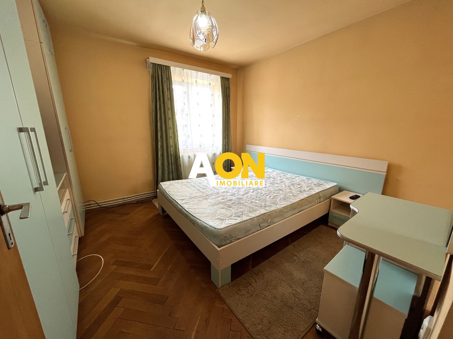 Apartament cu 3 Camere, Etaj Intermediar, Zona Cetate - Poză 4