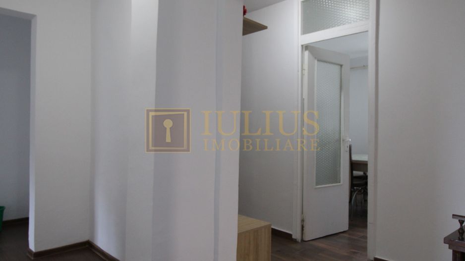 Zona Lipovei, 4 camere + 2 bai, centrala proprie - Poză 3