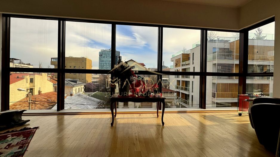 Apartament Elegant de Vânzare – 5 Camere/ 3 Băi, *Arcul de Triumf* - Poză 1