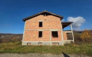 Casă la roșu de vânzare – Valea Ghinzii, Bistrița • 381 mp + teren 900 mp - Poză 3