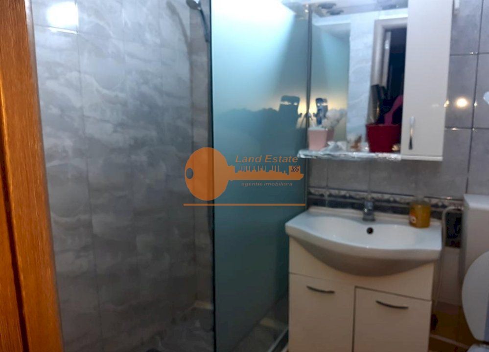 4 camere Rahova cu doua balcone si boxa - Poză 2