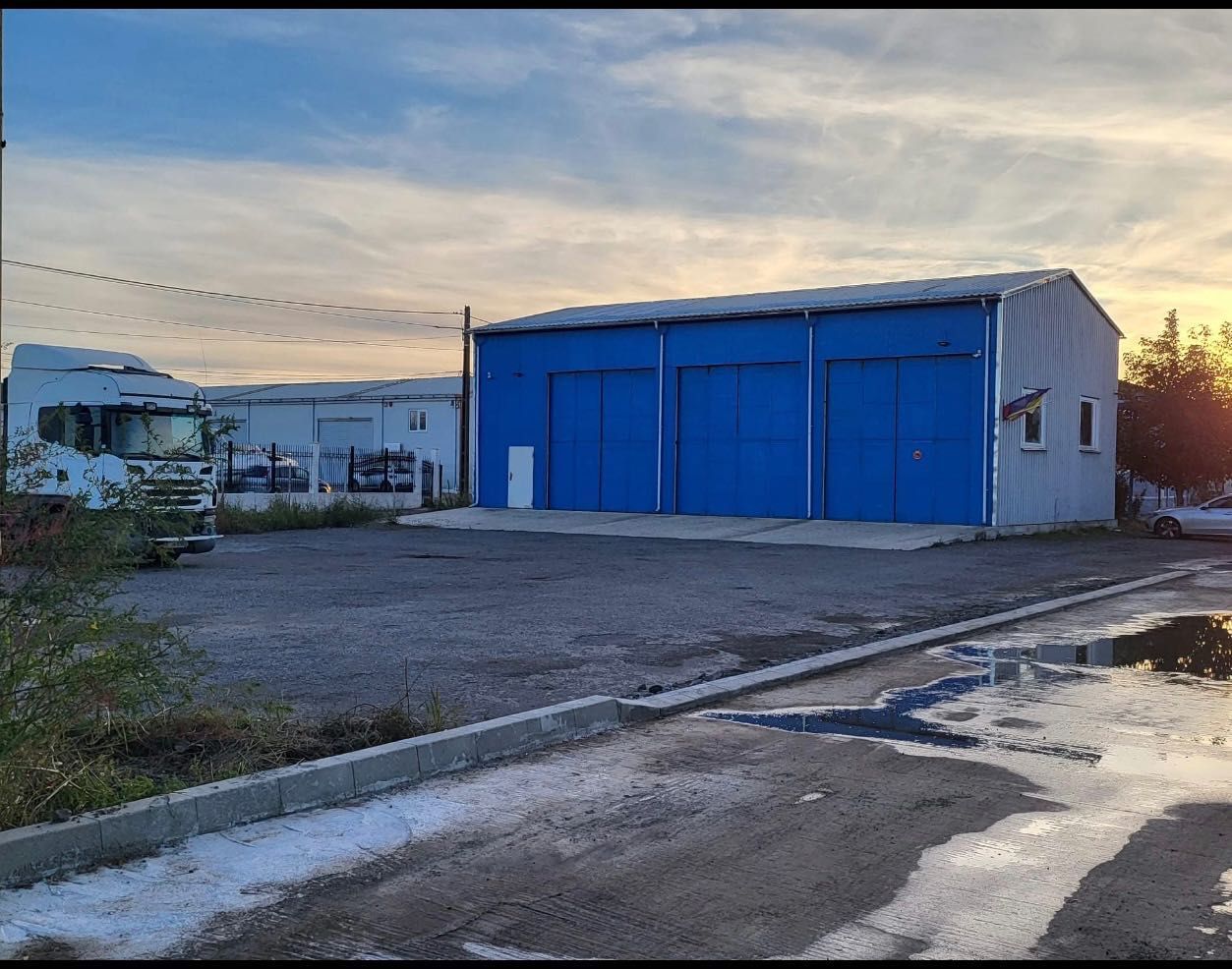 Hala zona Metro - Poză 1