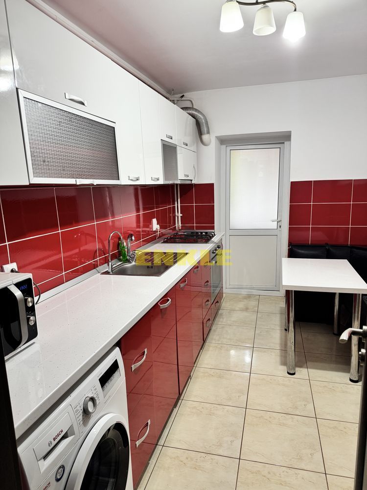 ÎNCHIRIEZ APARTAMENT CU 3 CAMERE – ZONA PIAȚA MARE - Poză 4