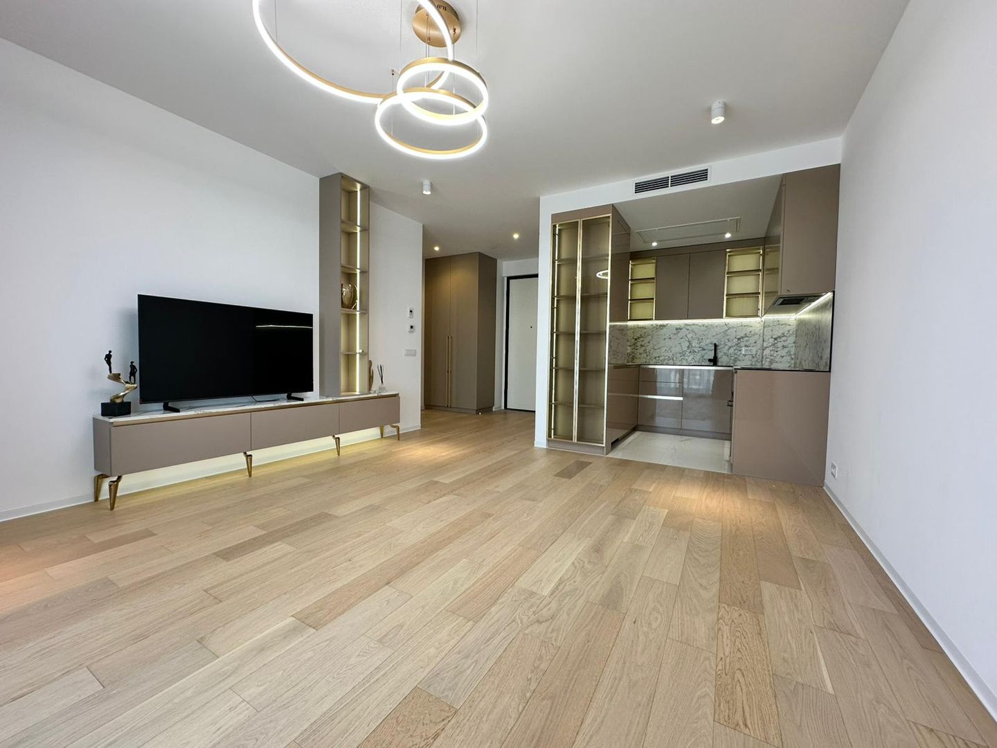 Apartament cu 2 camere - Poză 2