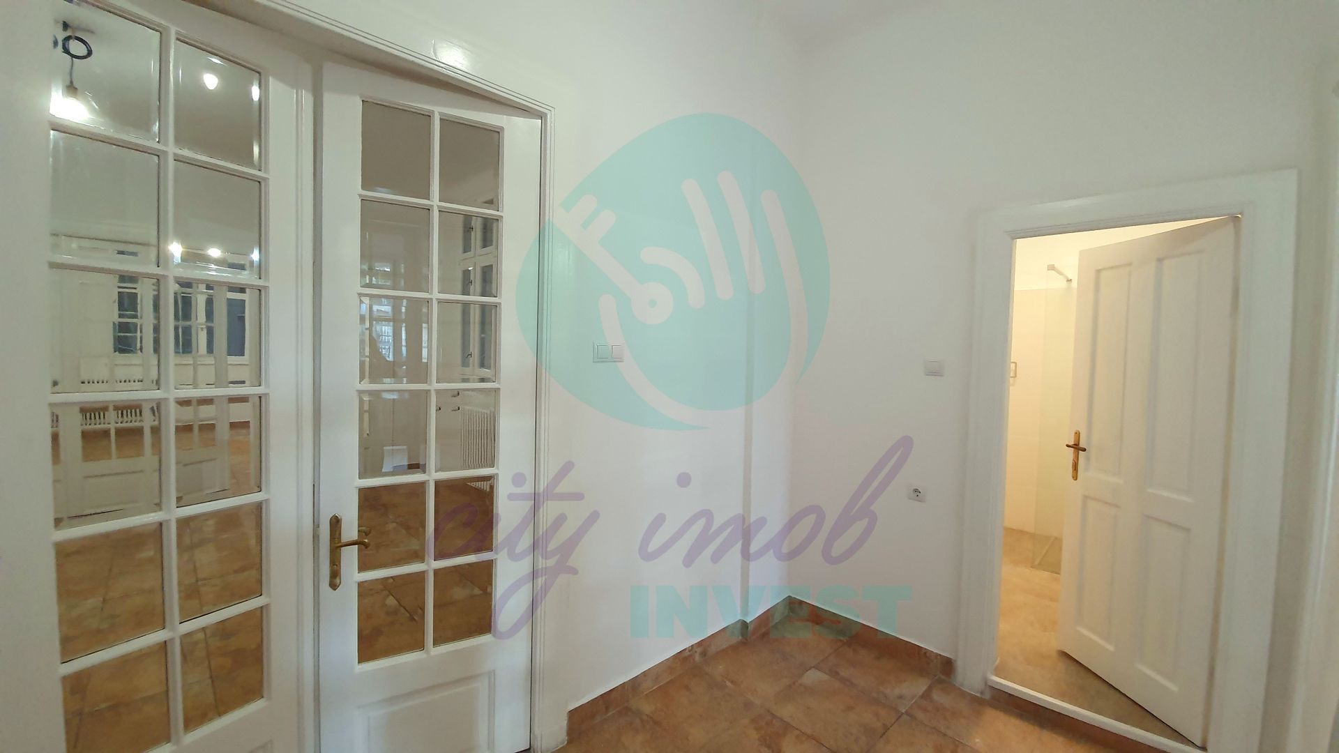 Apartament 4 camere potrivit pentru investitie, Piata Romana - Poză 9