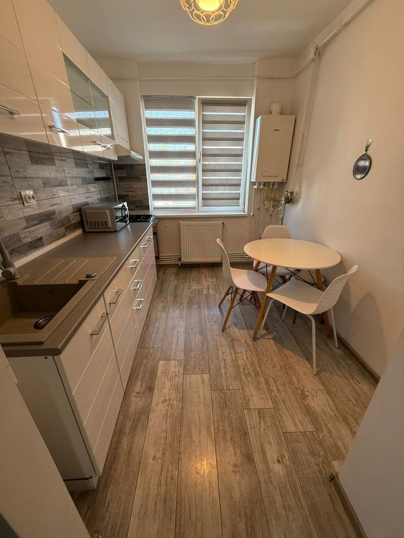 Inchiriere apartament cu 2 camere in Centru, 50 mp, et3, 500 EURO/Luna - Poză 4