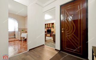 De închiriat apartament 3 camere, Micro 21 - Poză 12