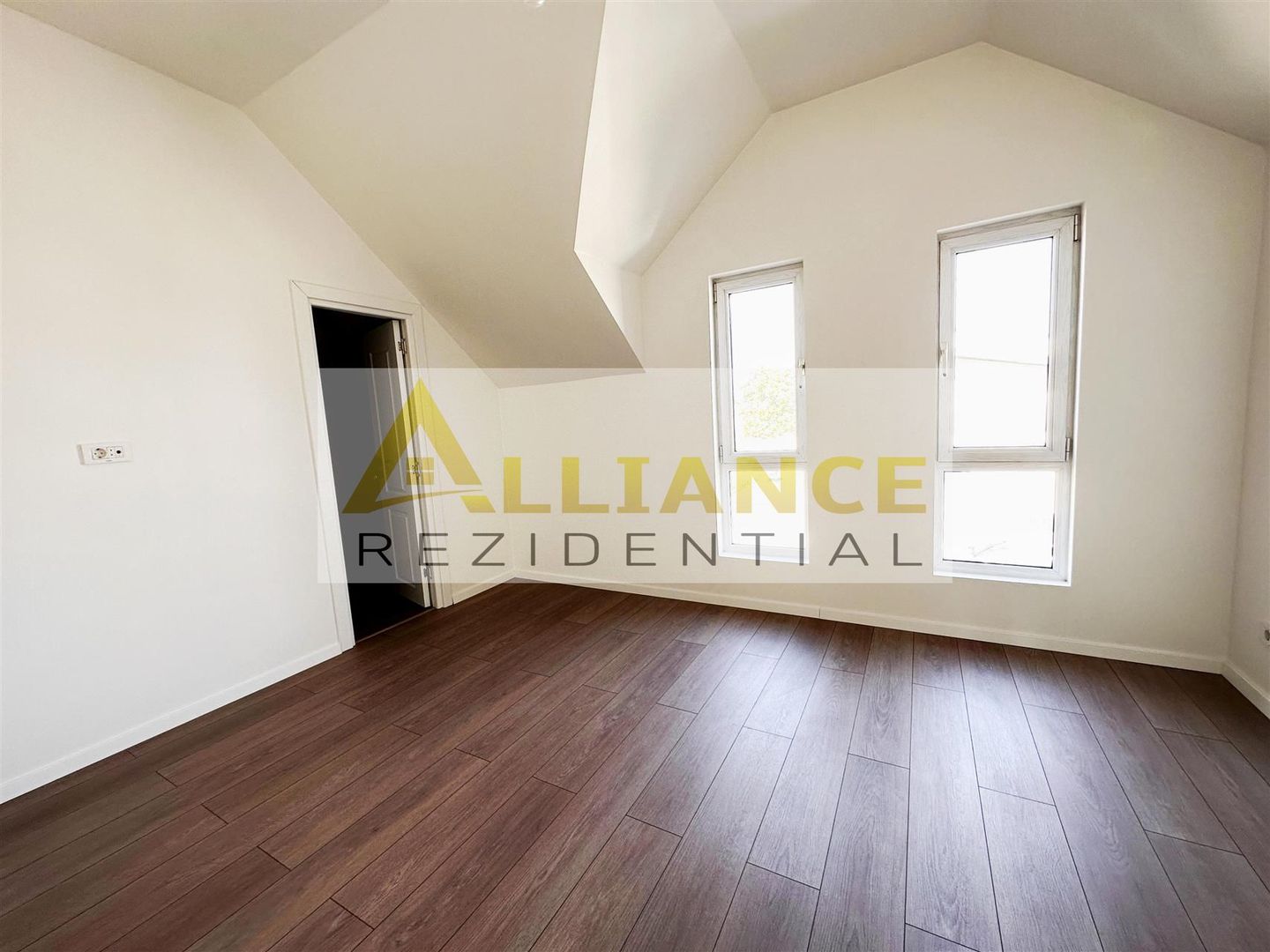 Casa individuala ~ 5 camere 3 bai ~ dressing ~ teren 325mp - Poză 9