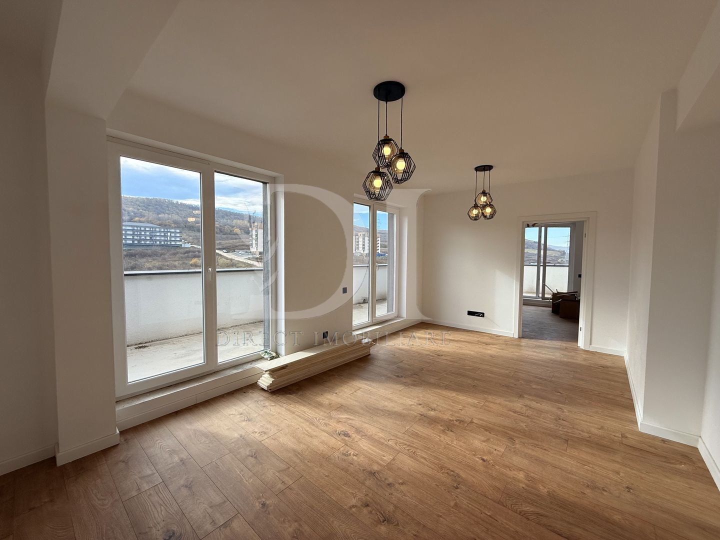 Apartament de vanzare/ Zona Terra / Floresti - Poză 1