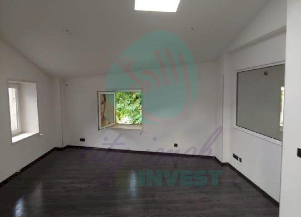 Casa consolidata in anul 2003 - spatiu comercial - Poză 7