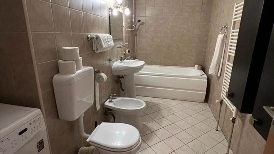 Închiriez apartament 2 camere, Decebal, mobilat și utilat, plan B - Poză 7