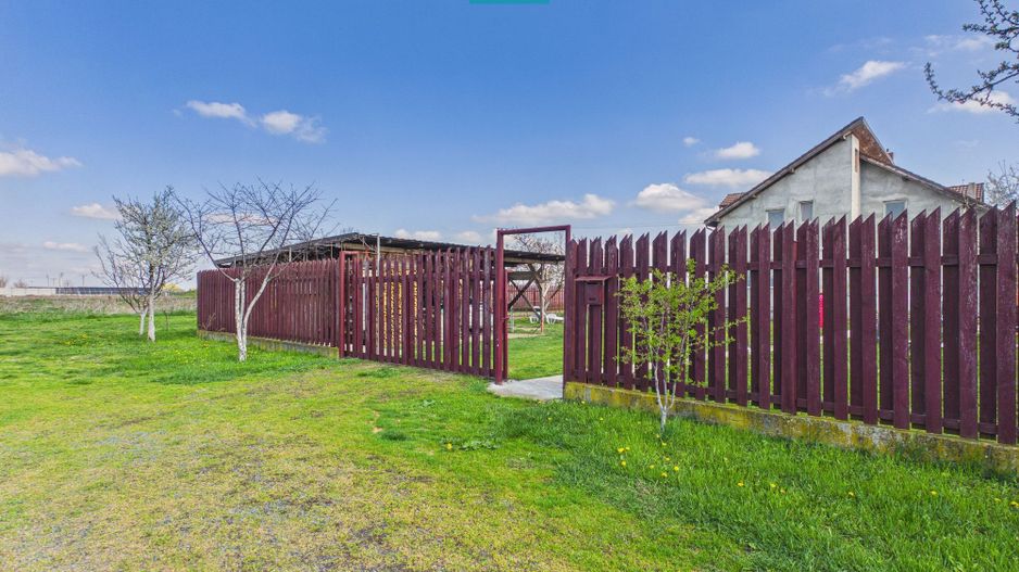 Casă cu 7 camere și teren generos în Șofronea - Poză 16