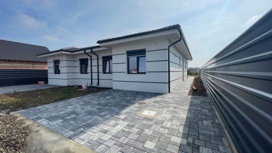 Duplex cu 3 camere 96mp-Moșnița Nouă - Poză 1