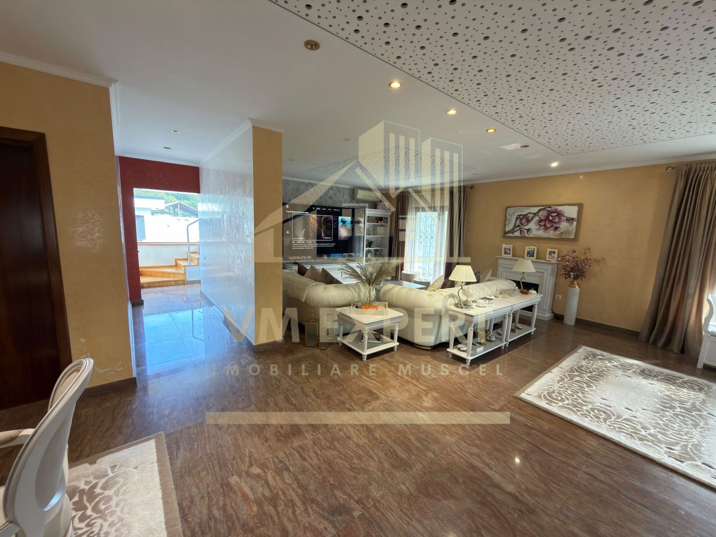 CASĂ 5 CAMERE TEREN 1600 MP CAMPULUNG - Poză 17