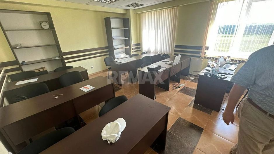 Aerodromul Horesti 24 ha teren + 1400 m2 hangare și 550 m2 cladire administrativa - Poză 16