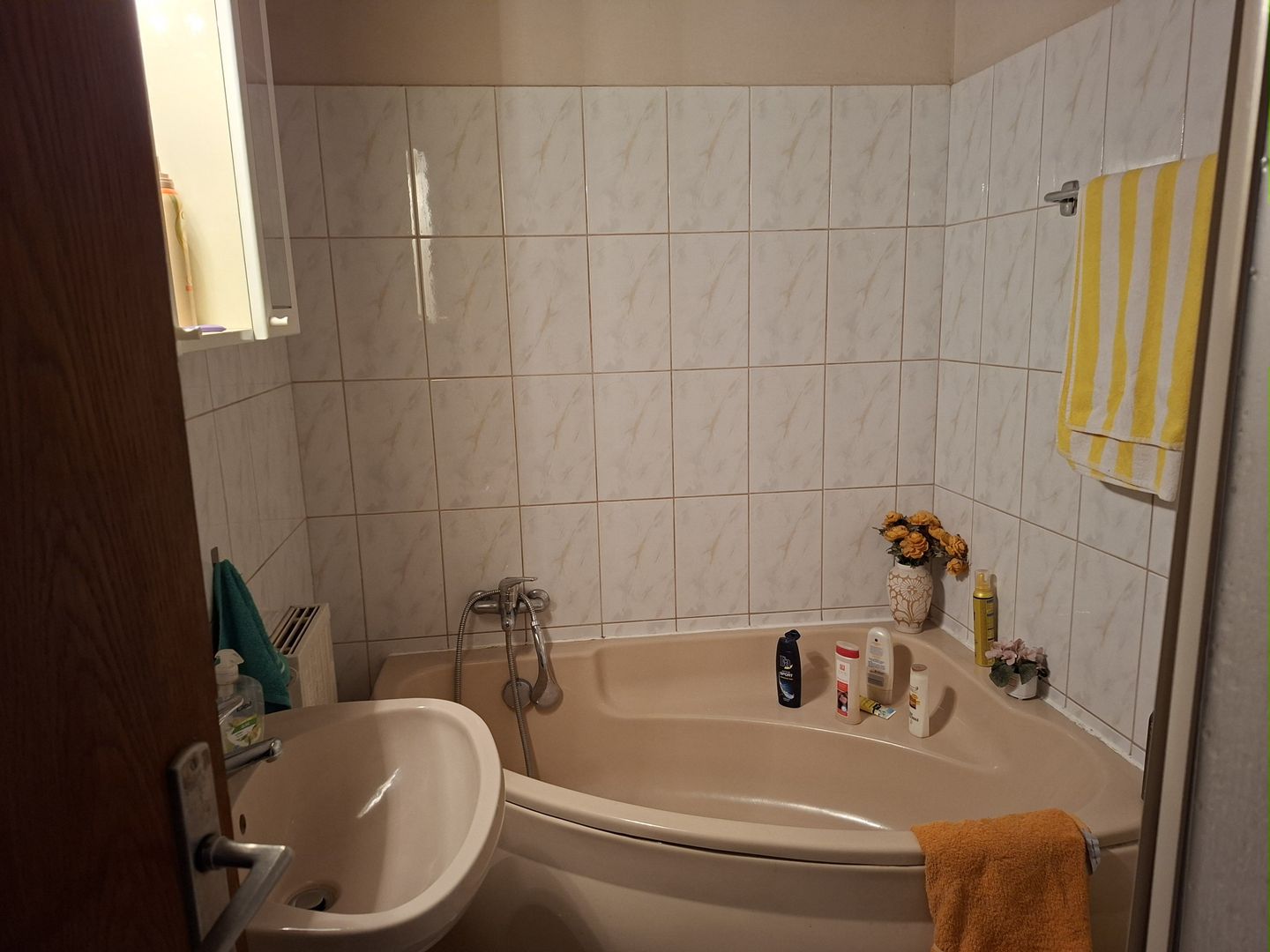 BRASADAS vinde casa P+M 6 cam 227mp teren 11 ari in 14 Mai. - Poză 19