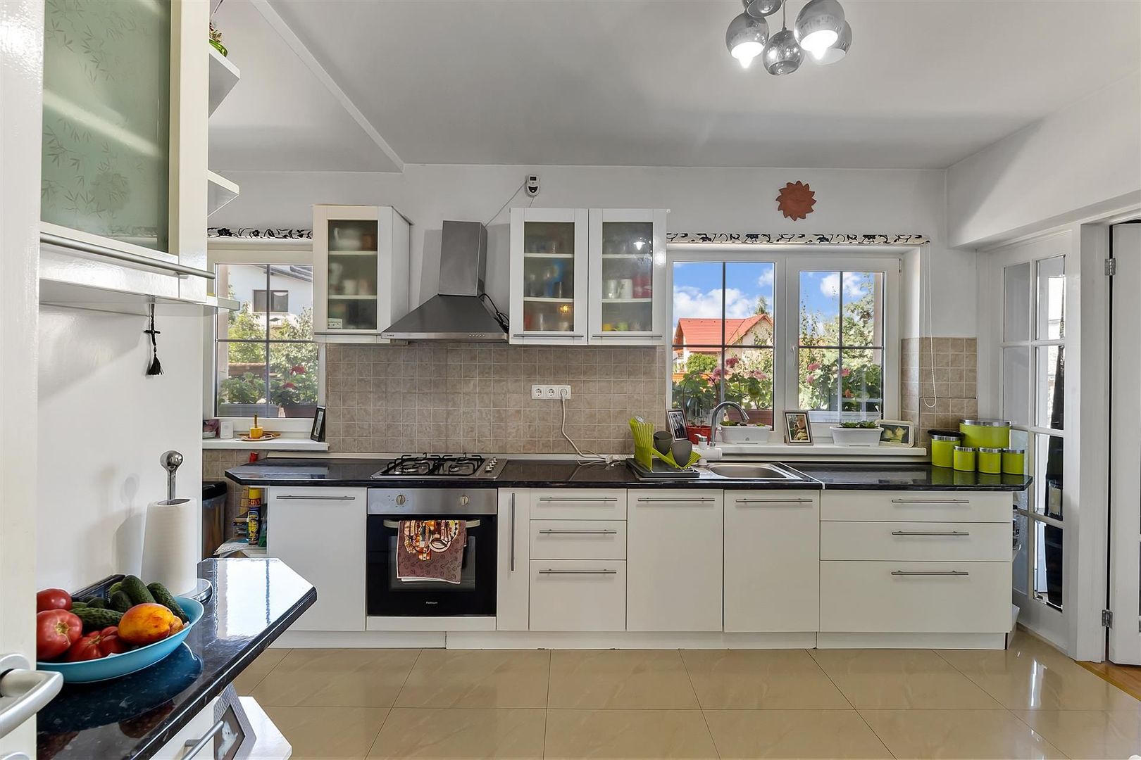 Vila / Casa superba cu 5 camere zona | 1032 mp teren |  Sanpetru Brasov - Poză 4