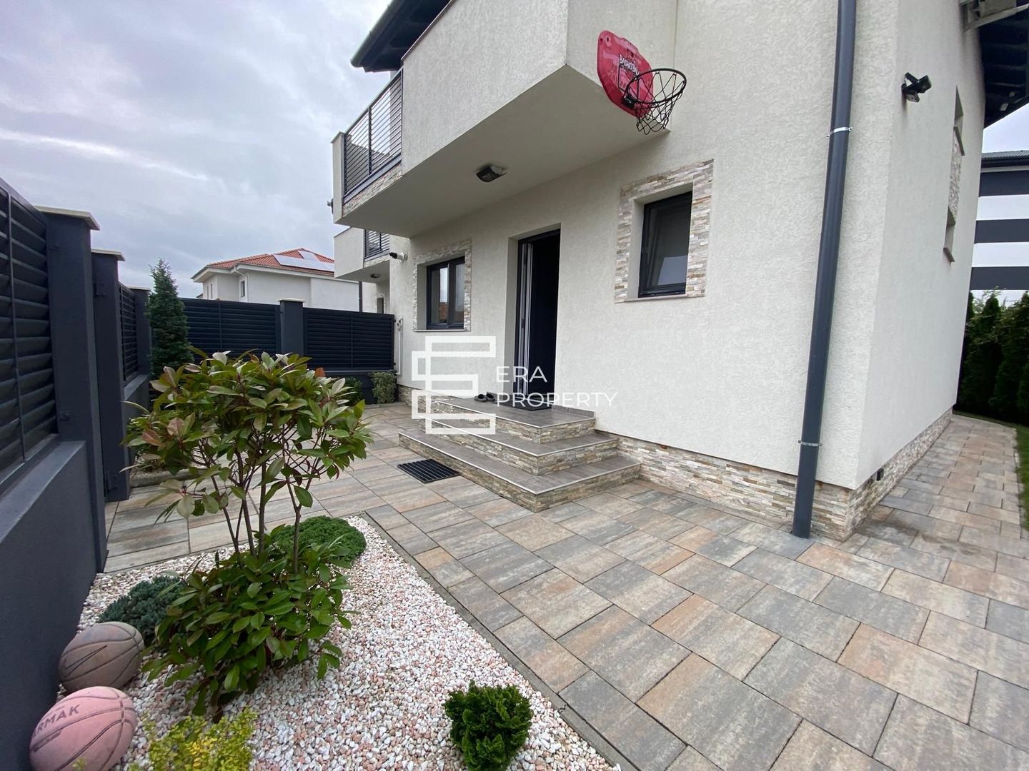 Casa tip duplex , pivnita, carport in Selimbar zona Brana - Poză 15