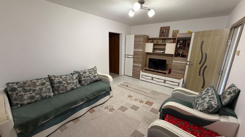Apartament 2 camere, etaj 2 - zona Cetate - Poză 2