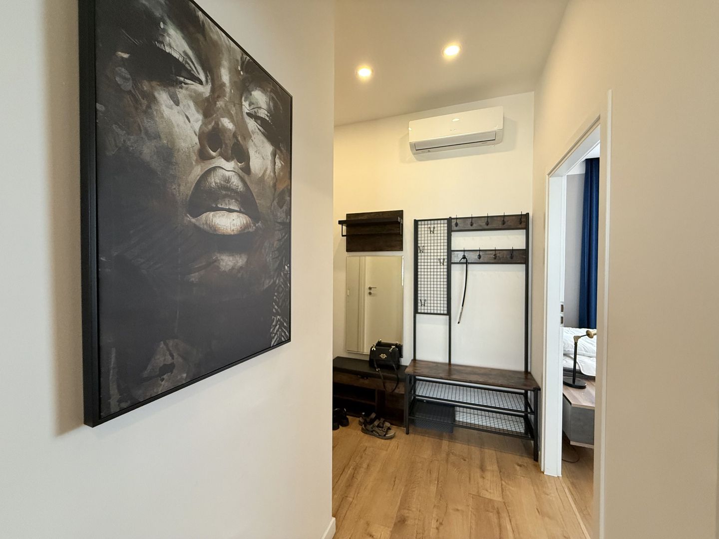 Apartament 2 camere, elegant si spațios, in Piața Victoriei - Opera - Poză 9