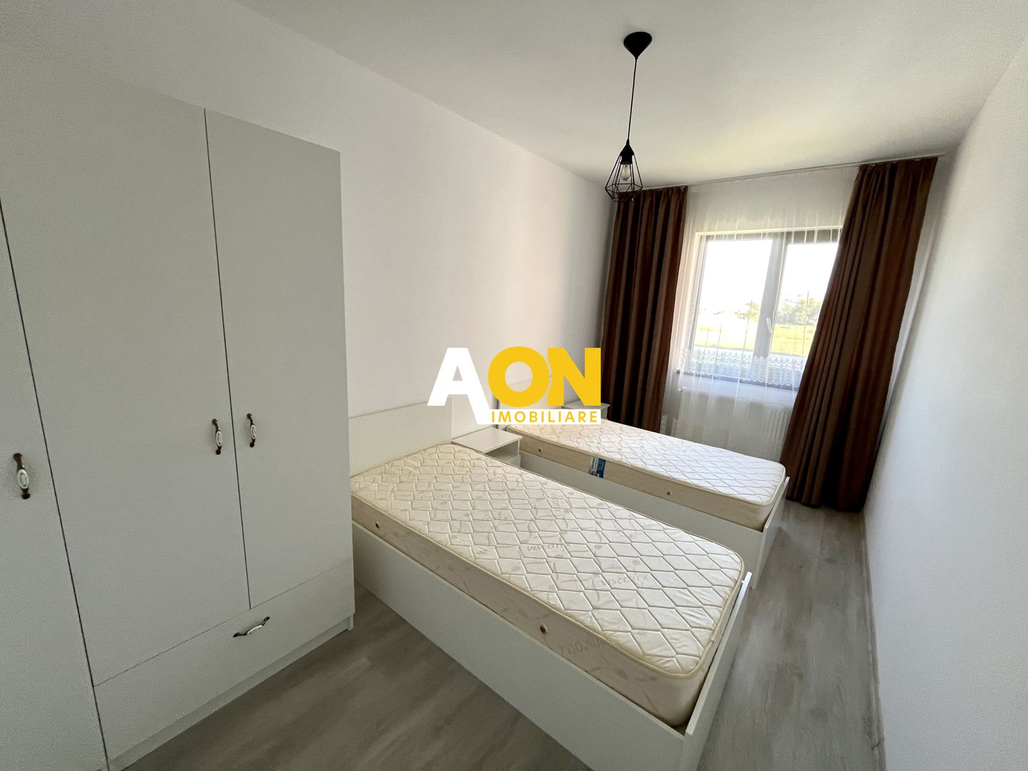 Apartament cu 3 Camere, Bloc Nou, Etaj 1, Zona Centru - Poză 8