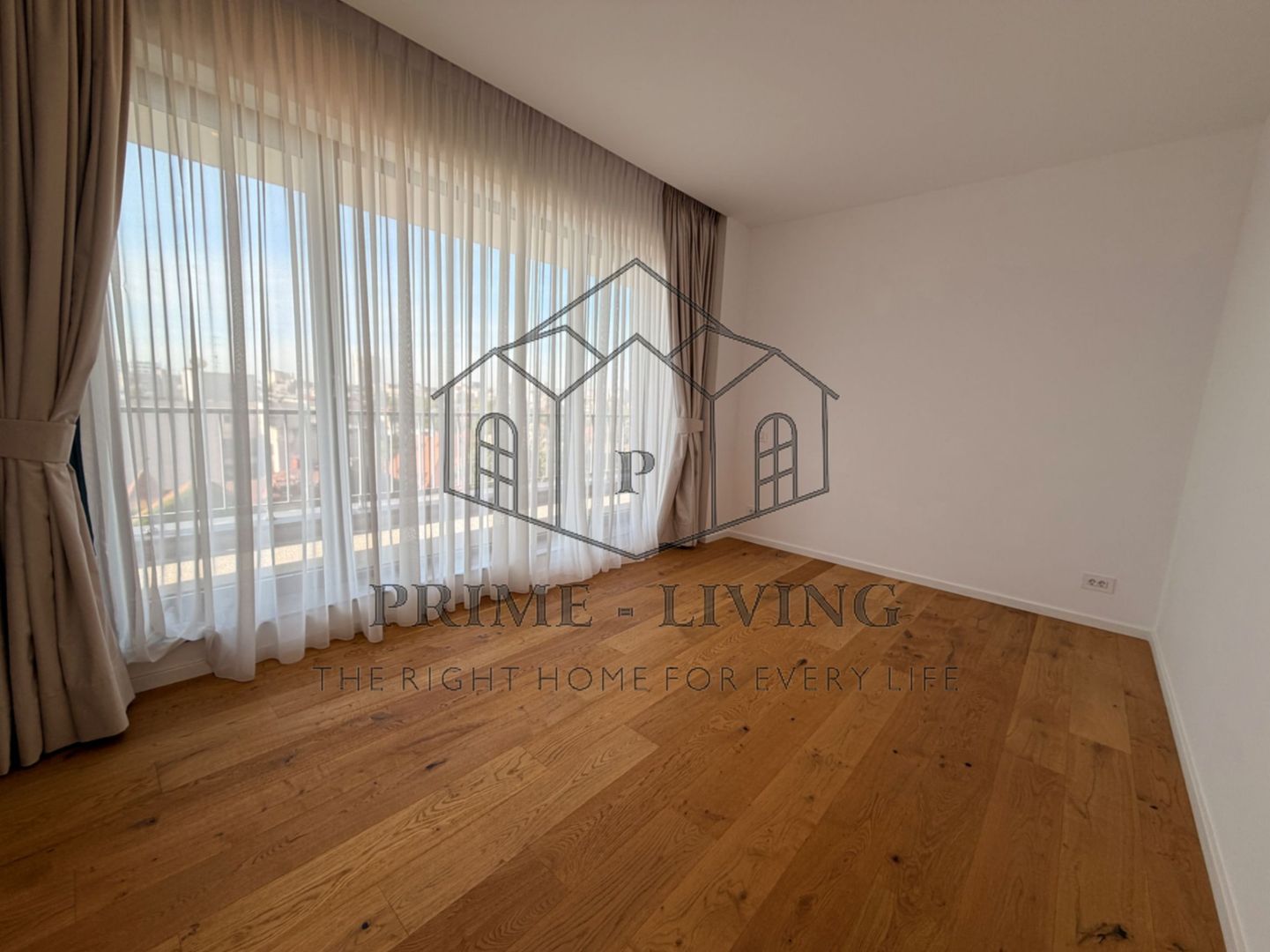 Penthouse lux cu 4 camere in zona ambasadelor - Poză 21