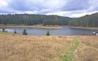 Proprietate unica! Teren generos cu iesire la lac! - Poză 5