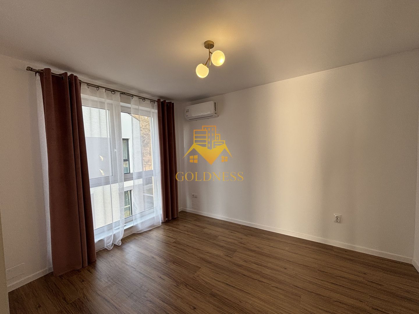 Duplex lux, de închiriat, 5 camere, parcare, curte, terasă,220mp teren - Poză 10