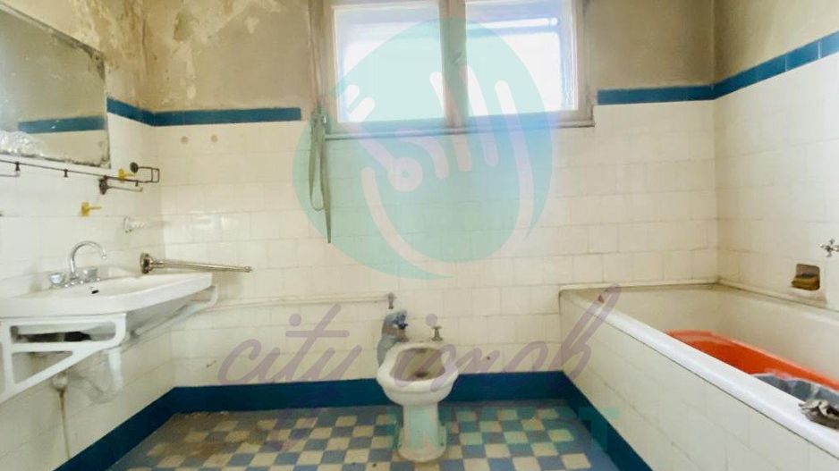 Vanzare jumatate de vila | Primaverii - Poză 5