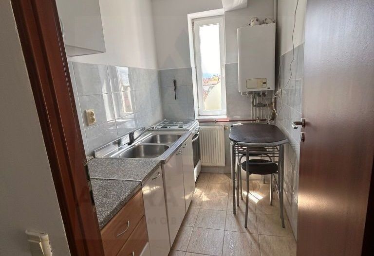 Garsonieră decomandată 28 mp utili recent utilata renovată in Turnișor - Poză 2