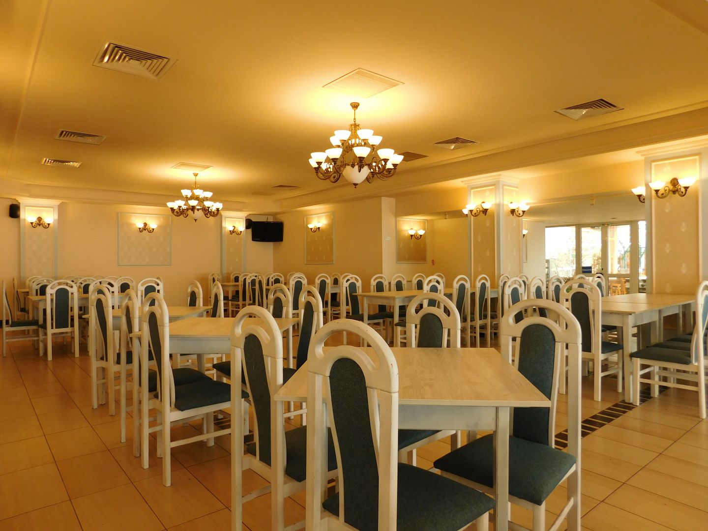 Restaurant cu terasă de închiriat, în Complex Comercial Mercur - Poză 5