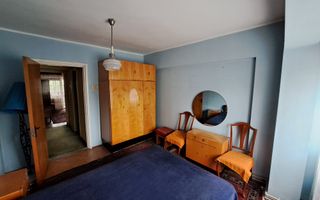 100 mp Ultra-Central: Apartament 4 Camere pe Bd. Independenței (Fără Risc) - Poză 3
