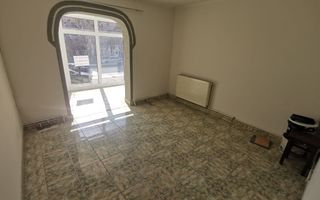 Spațiu comercial stradal | Vitrină mare | Zonă cu trafic intens - Poză 3