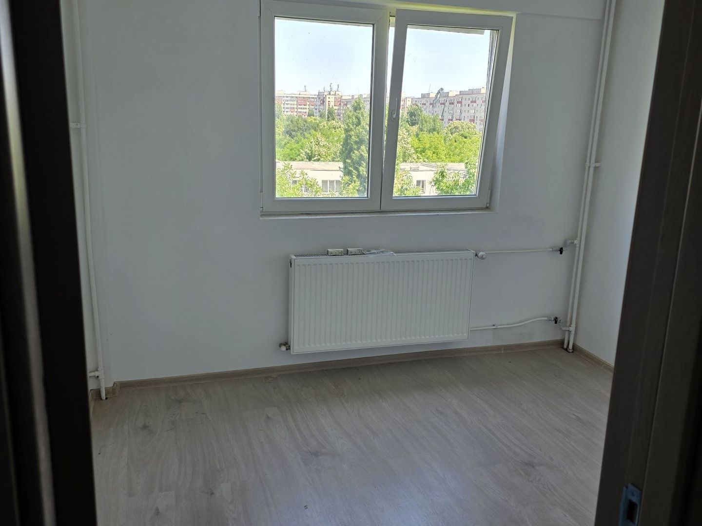 Apartament 2 camere, Bld. Brancoveanu, zona Huedin. - Poză 3