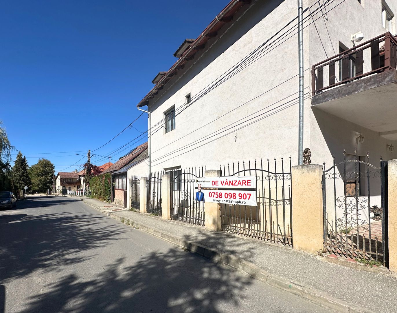 Vânzare casă Individuală 12 Camere la 5 minute de Castelul Bran - Poză 1