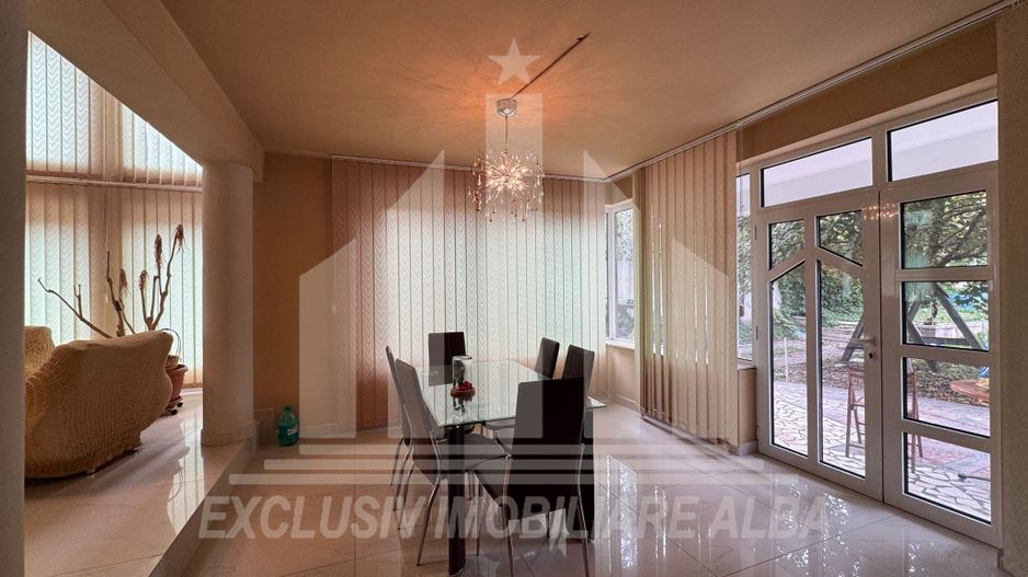 Casa individuala | Pensiune | 380 mp | 1377 mp teren | Cetate - Poză 4