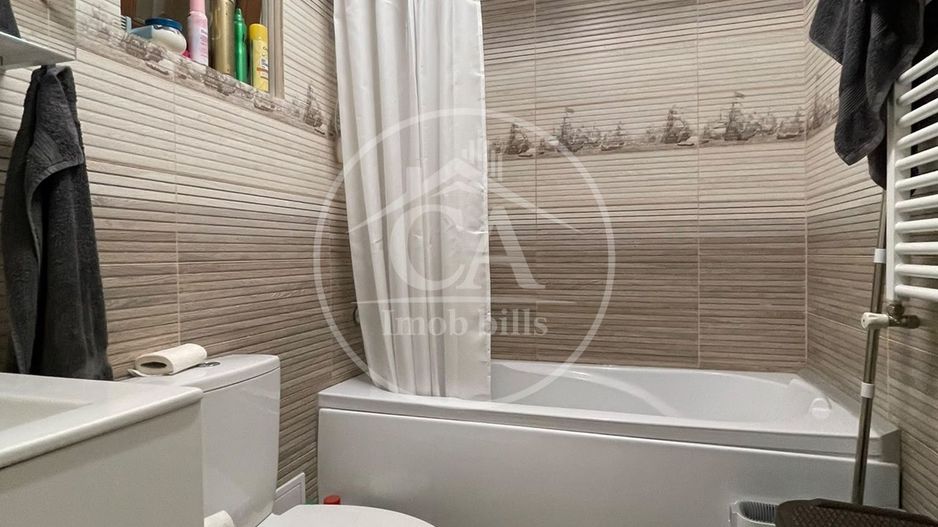 Casa de vanzare cu 3 camere tip duplex in zona Rogerius Oradea - Poză 10