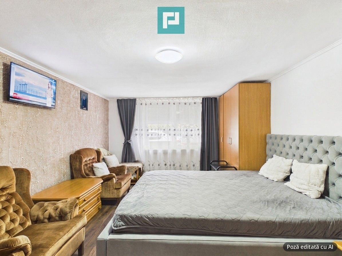 Casă cu 2 corpuri, teren 398 mp, Oradea - Poză 12