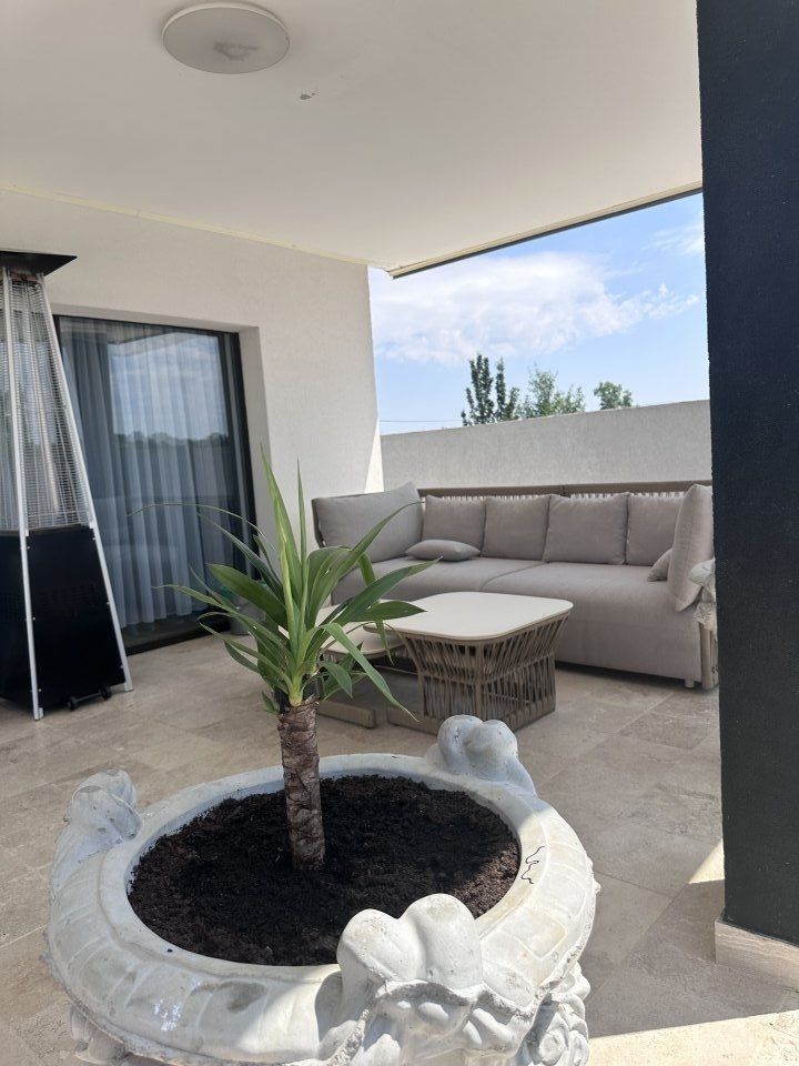 Vila cu ieşire la lac - Poză 1