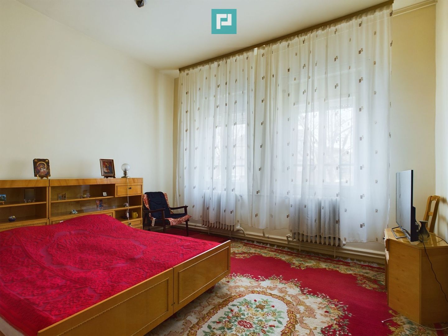 Casă individuală cu teren de 1100 mp și 3 apartamente în curte - Poză 4