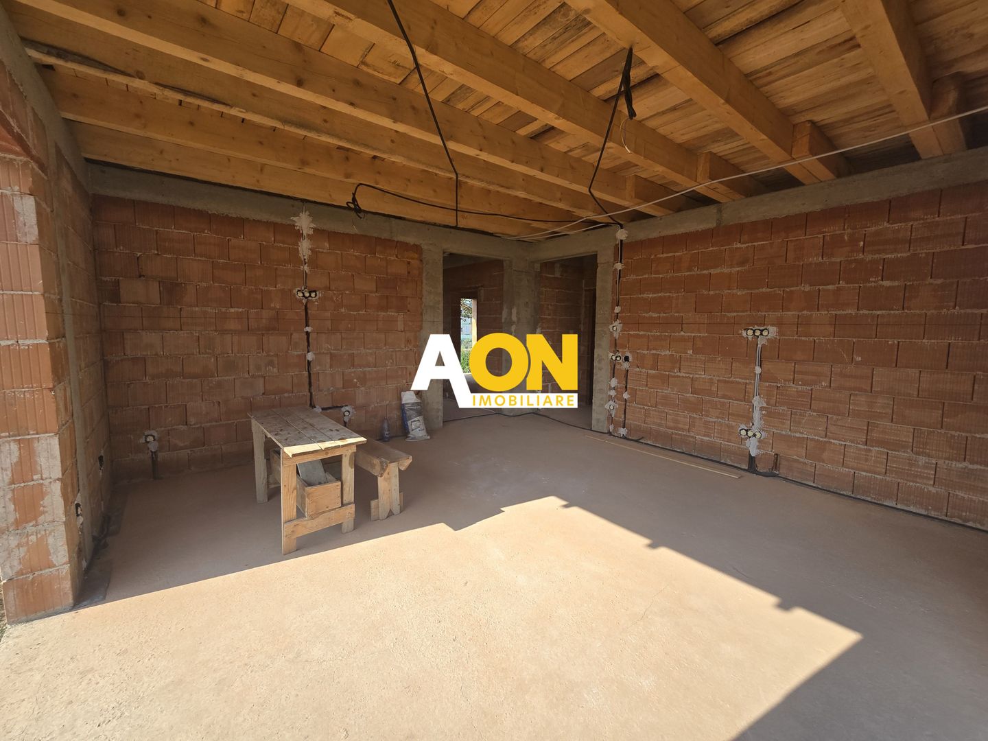 Casa Individuala 4 Camere, 2 Bai, 400mp Teren - Poză 4