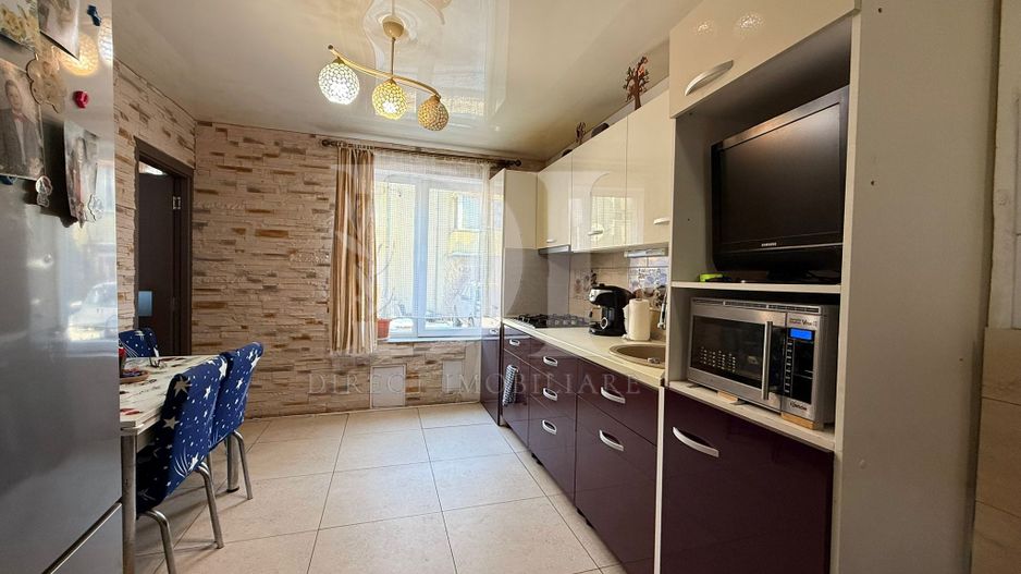 Apartament cu 2 dormitoare /loc de parcare /Floresti - Poză 1