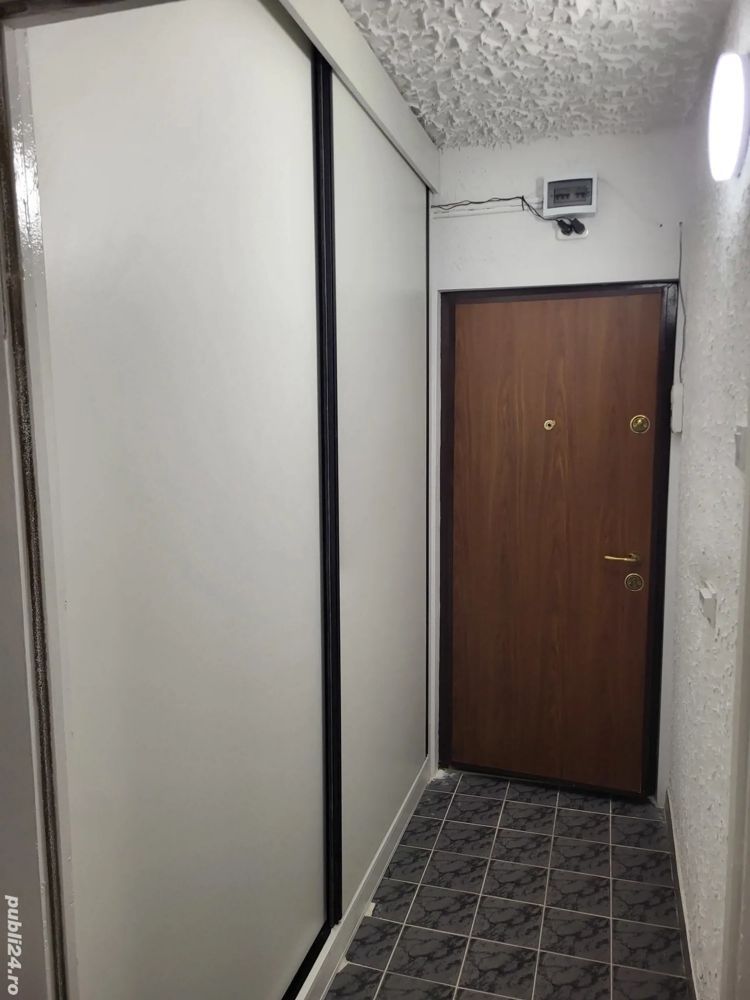 Garsoniera de închiriat în 1 Mai str Ion Augustin - Poză 4