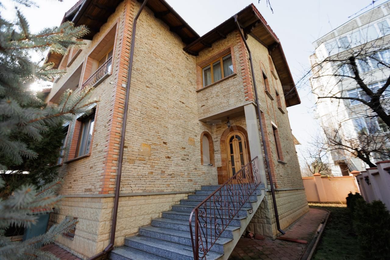 Chirie, casă, 3 nivele, 5 camere, Mihail Berezovschi, Telecentru - Poză 24