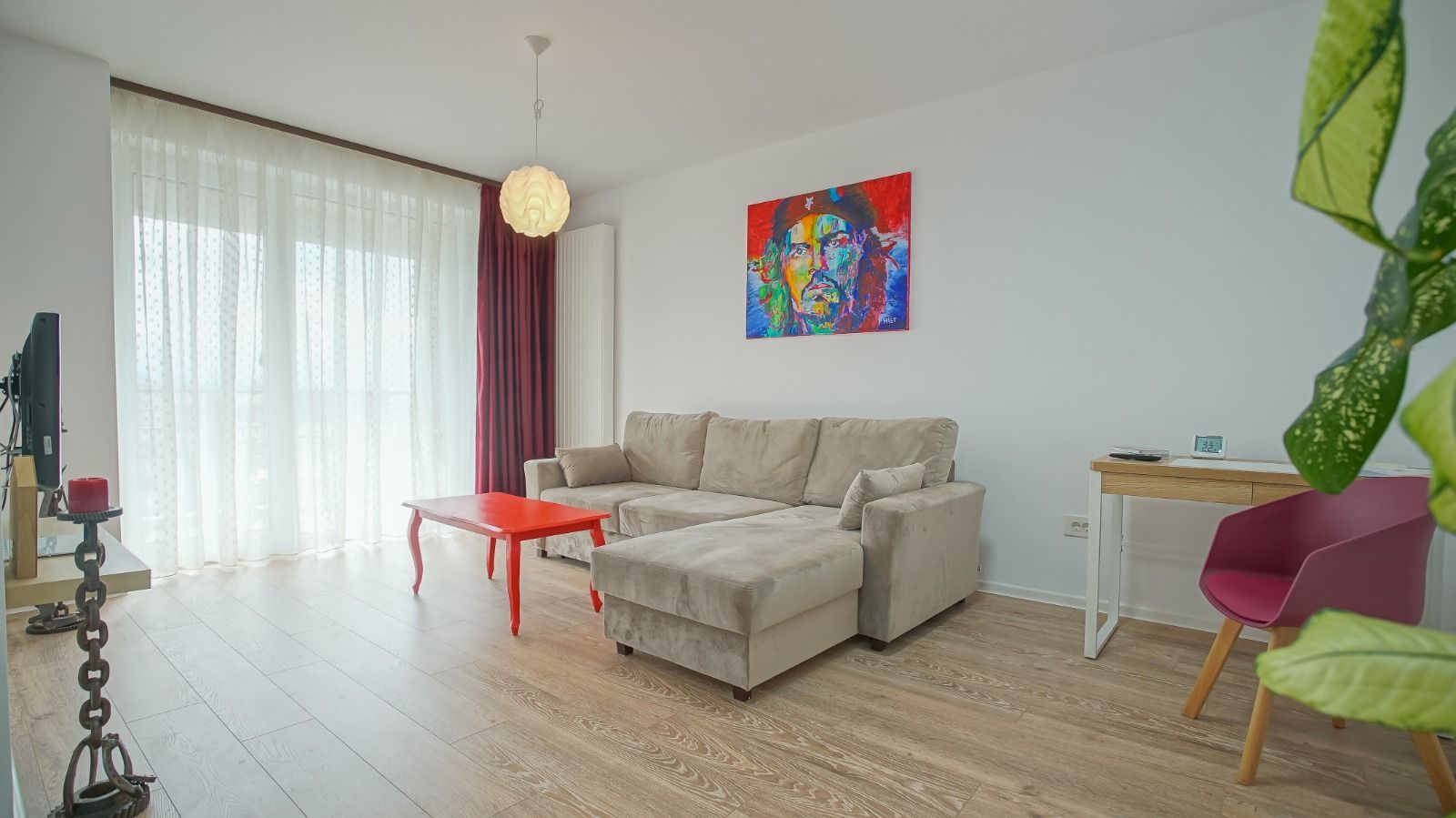 Coresi Urban Vibe | Apartament modern cu vedere directă la pietonală - Poză 2